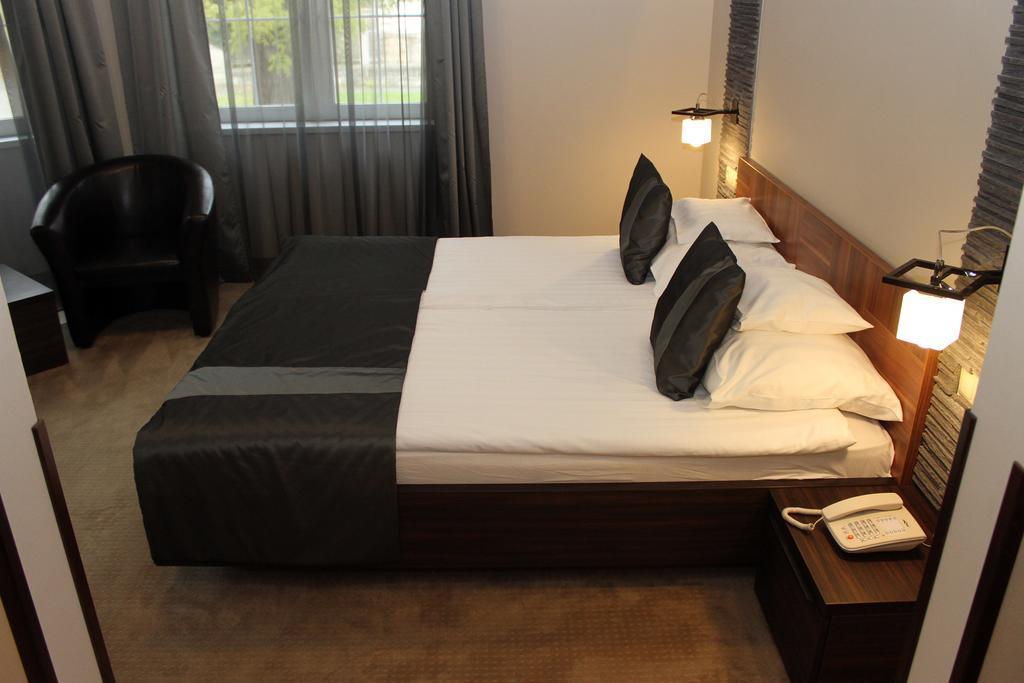 Lévay Villa Hotel Miskolc Extérieur photo