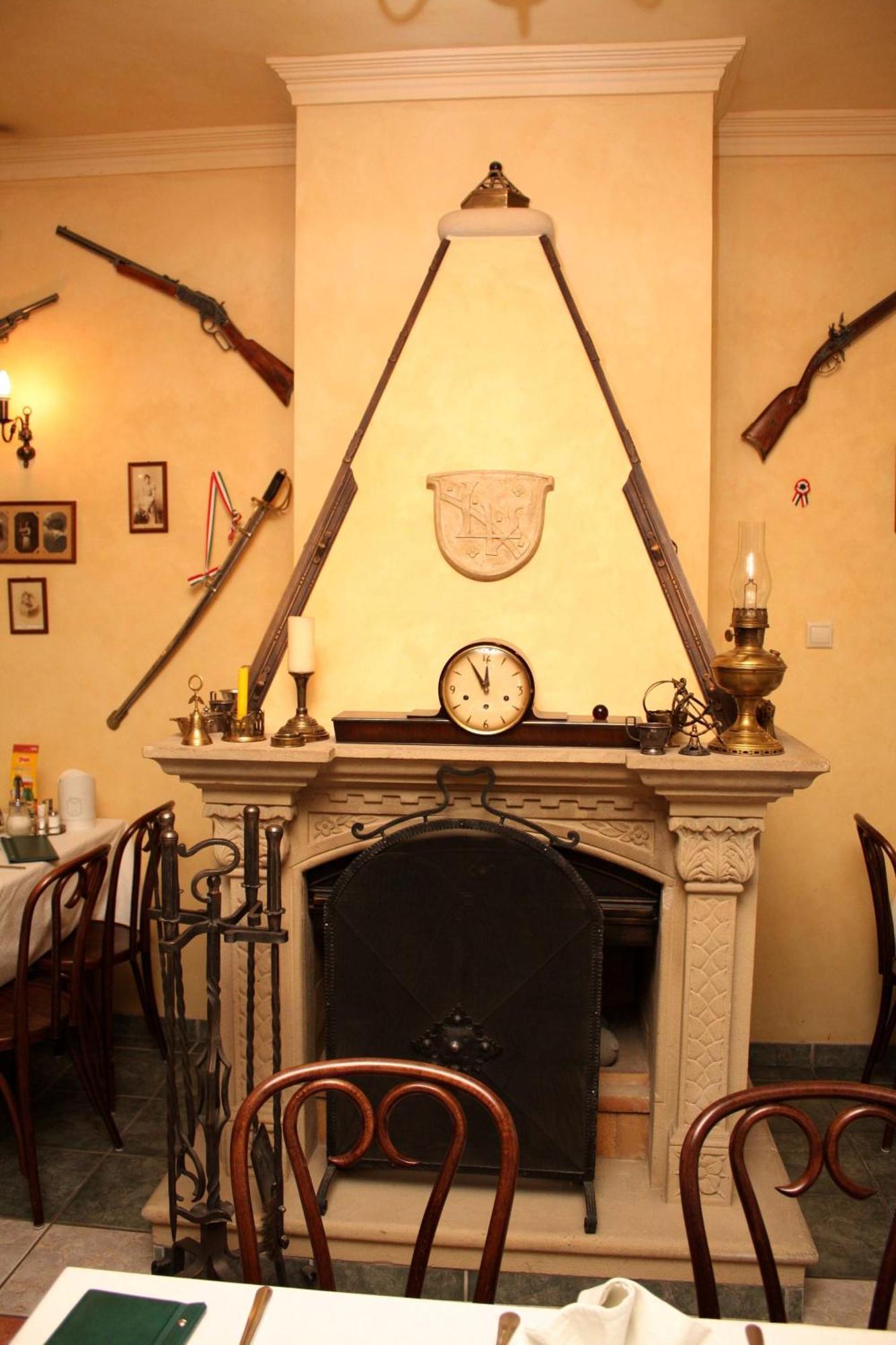 Lévay Villa Hotel Miskolc Extérieur photo